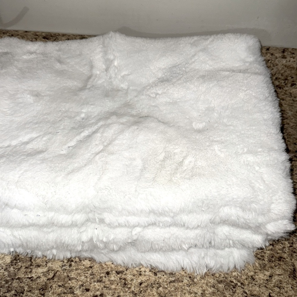 Fur table mats